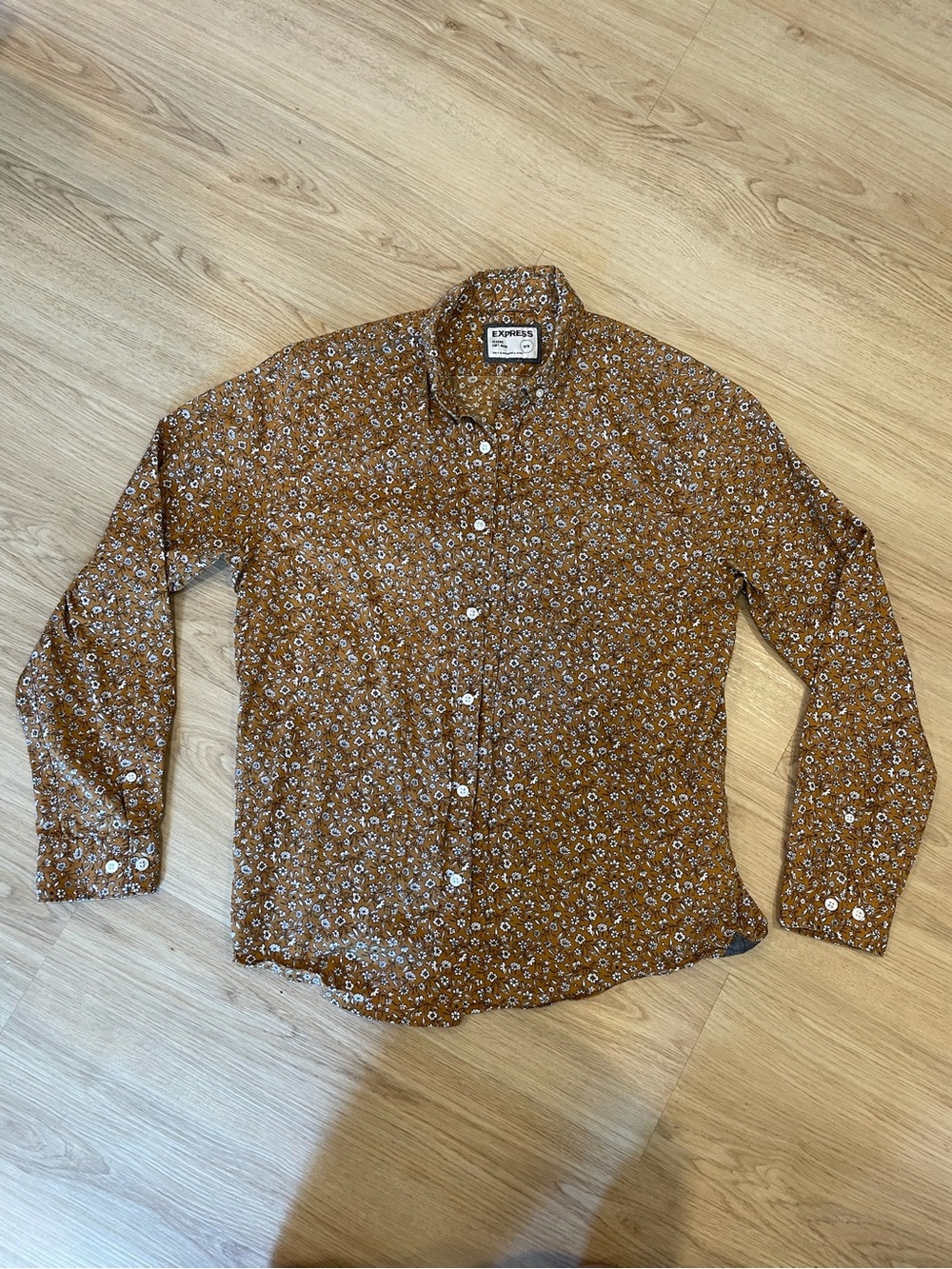 Express Men’s Brown Floral Print Long-Sleeve Button-Down Shirt